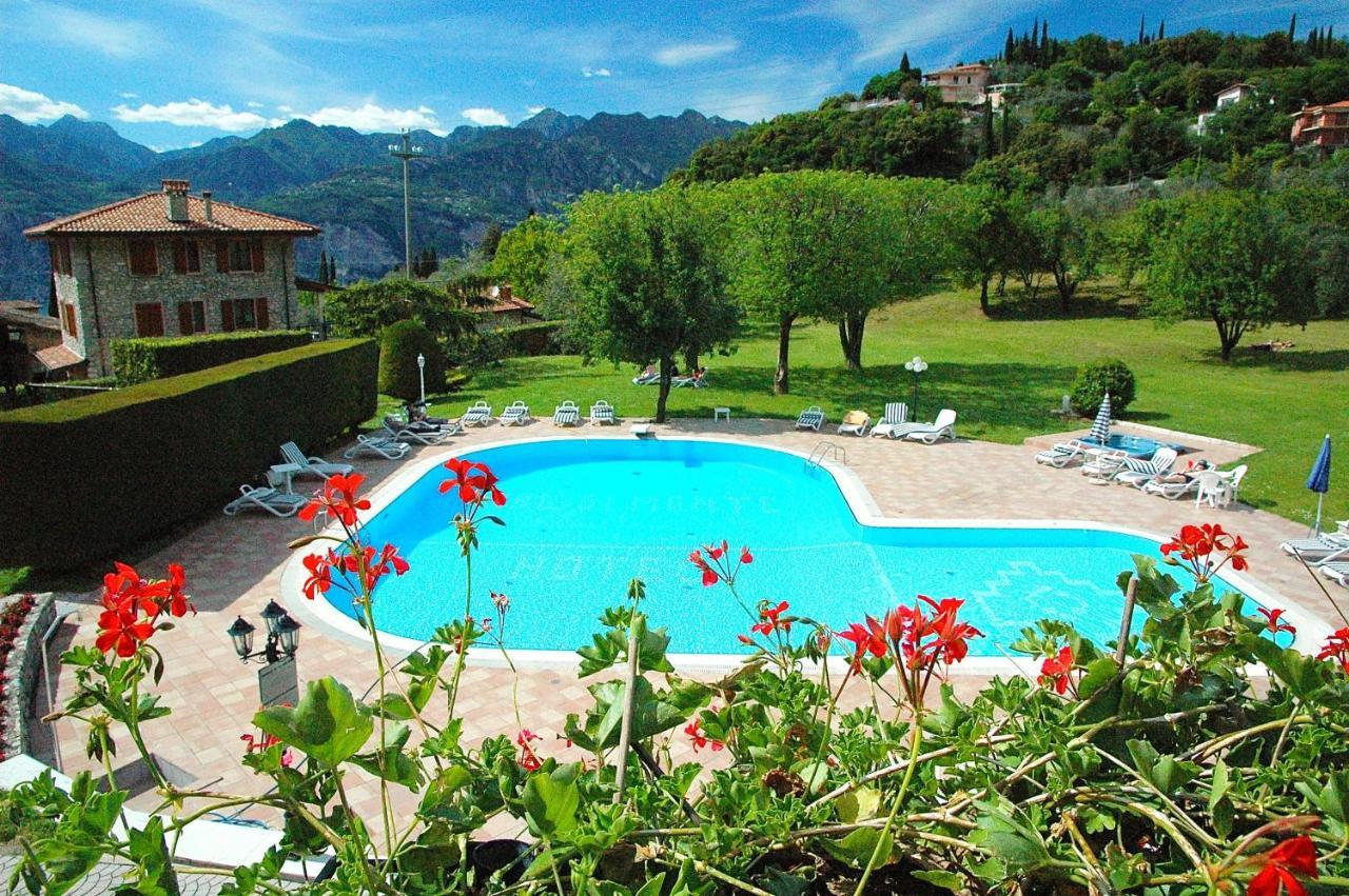 Park Hotel Val Di Monte ***S Мальчезине Экстерьер фото