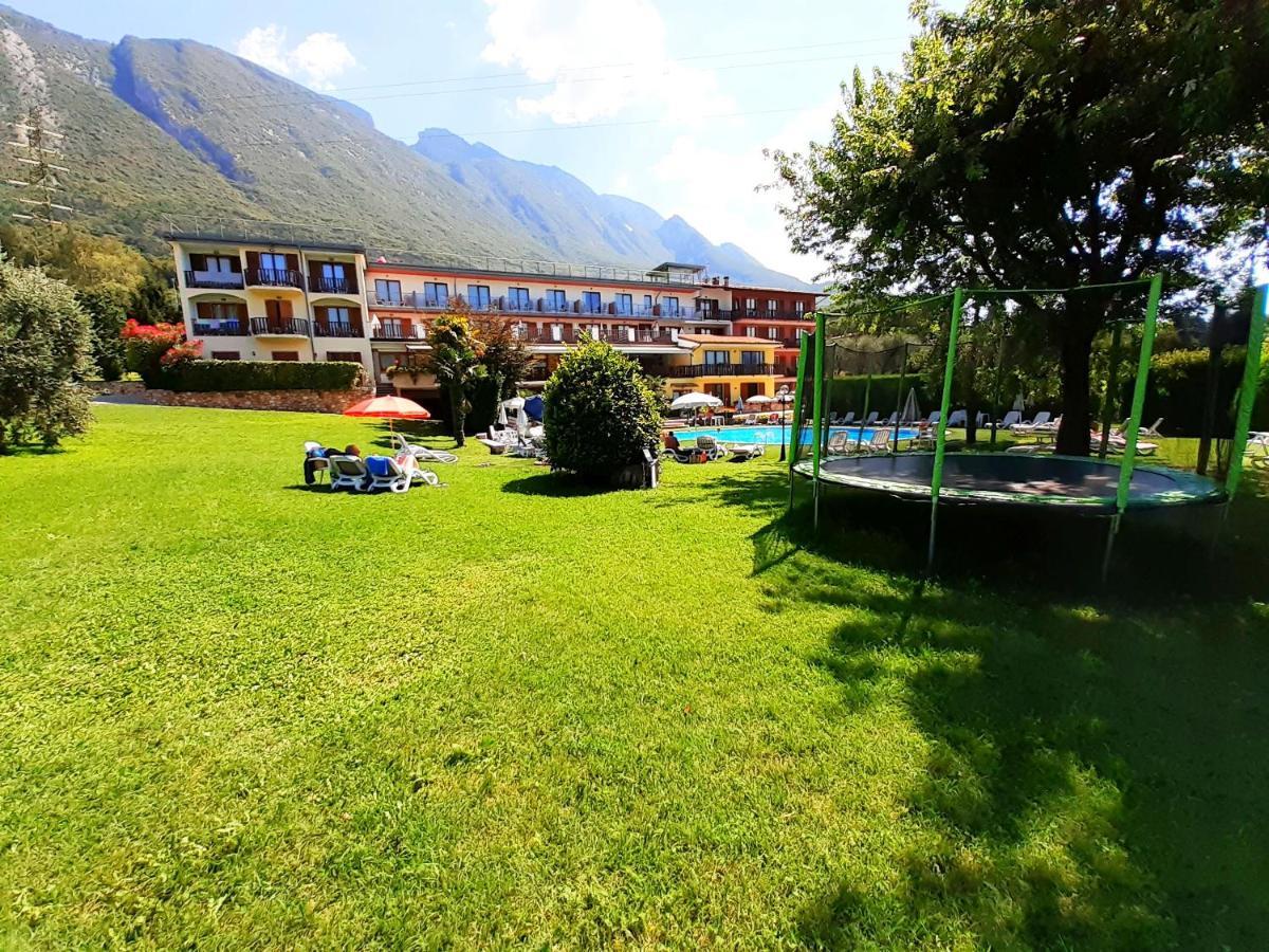 Park Hotel Val Di Monte ***S Мальчезине Экстерьер фото