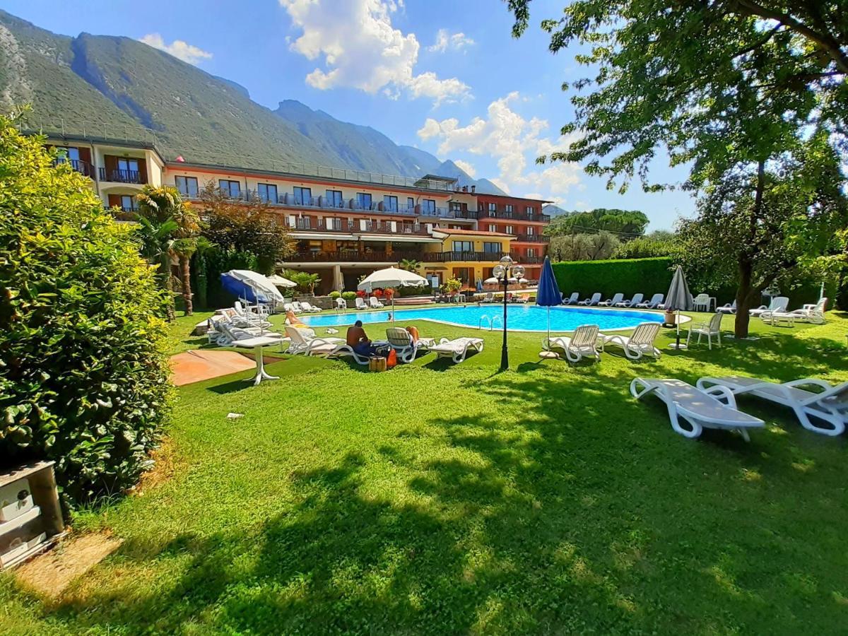 Park Hotel Val Di Monte ***S Мальчезине Экстерьер фото